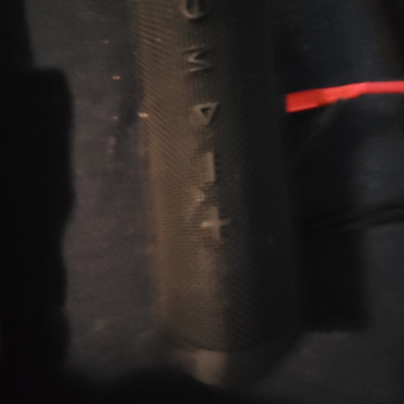 BLUETOOTH PORTABLE SPEAKER - Picture 2 of 3